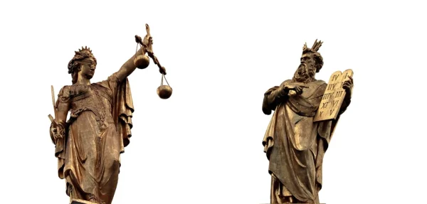 Sociology of Law Approach to Populism, Legal Institutions, and Judicial Resistance: The Valuable Concepts of History of Sociology of Law which can help for understanding the legal consequences of the contemporary worldwide wave of populism